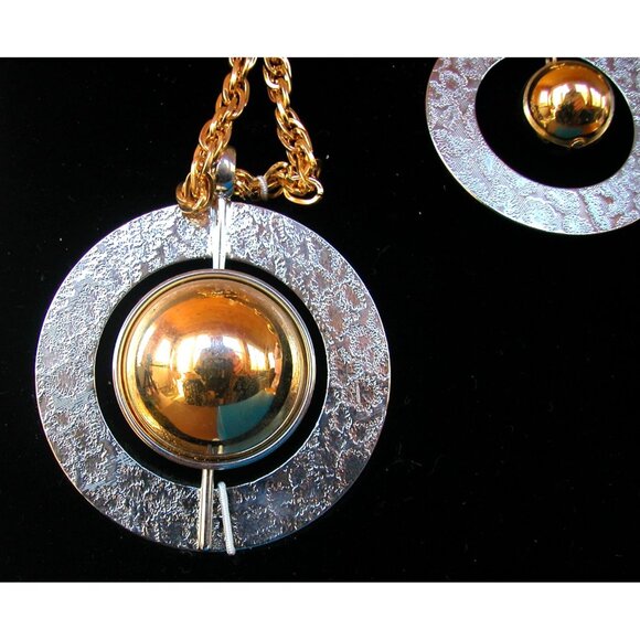 Vintage Brutalist Gold & Silver Tone Statement Necklace & Clip-On Earrings Set 1 - Picture 13 of 14